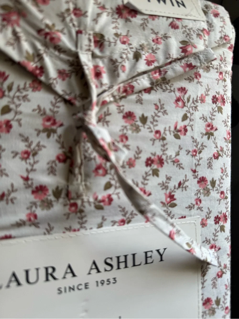 Laura Ashley Red and Pink Floral Cotton Percale Twin Sheet Set NWOT